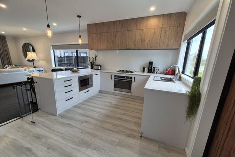 Photo of property in 60 Mawai Hakona Drive, Wallaceville, Upper Hutt, 5018