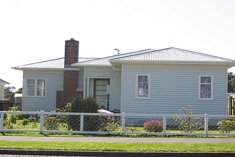 Photo of property in 37 Upjohn Street, Brooklands, New Plymouth, 4310