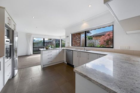 Photo of property in 20 Mackwell Road, Fairview Heights, Auckland, 0632