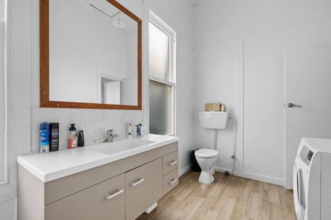 Photo of property in 21 Bourke Street, Palmerston North, 4410