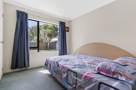 Photo of property in 8 Lorelei Place, Opaheke, Papakura, 2113