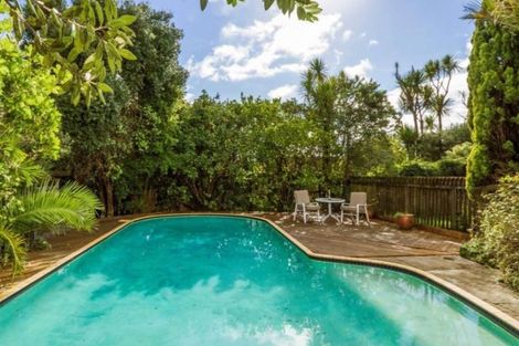 Photo of property in 3 Beulah Avenue, Rothesay Bay, Auckland, 0630