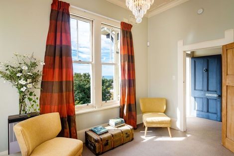 Photo of property in 16 Sealy Road, Bluff Hill, Napier, 4110