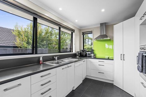 Photo of property in 198 Waikite Road, Welcome Bay, Tauranga, 3175