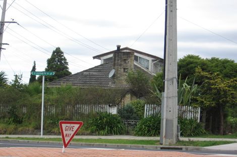 Photo of property in 35 Archibald Road, Kelston, Auckland, 0602