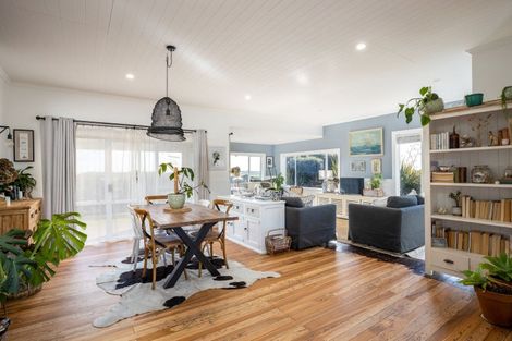 Photo of property in 826 Mokau Road, Mimi, Urenui, 4377