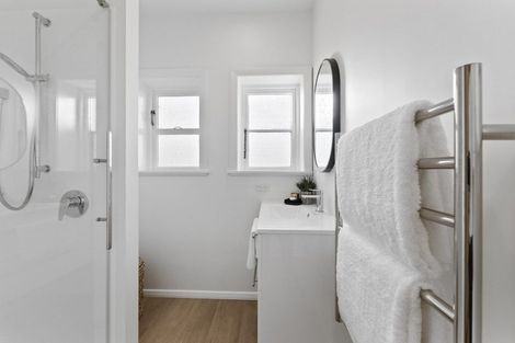 Photo of property in 35 Upjohn Street, Brooklands, New Plymouth, 4310