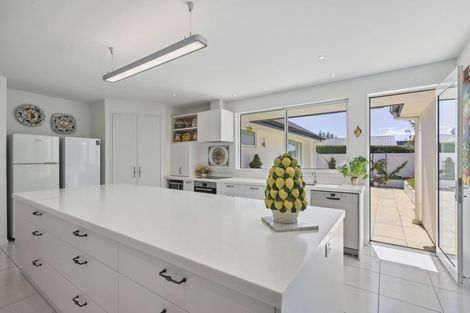 Photo of property in 72 Oakgrove Drive, Rangiora, 7400