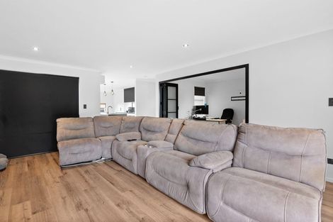 Photo of property in 17 Pragma Rise, Rototuna North, Hamilton, 3210