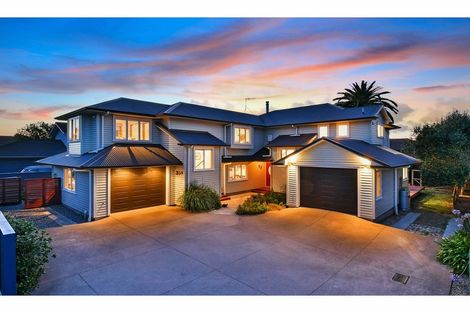 Photo of property in 35a Shortt Avenue, Mangere Bridge, Auckland, 2022