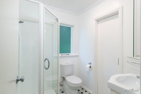 Photo of property in 33 Elmslie Road, Pinehaven, Upper Hutt, 5019