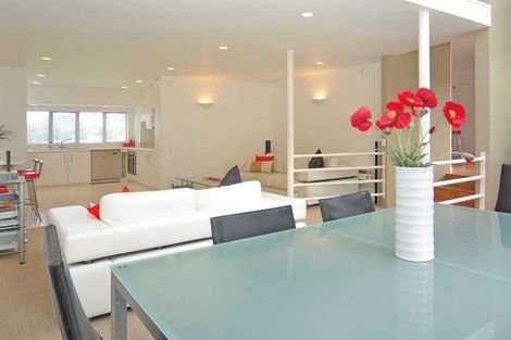 Photo of property in 80 Beacon Hill Road, Strathmore Park, Wellington, 6022