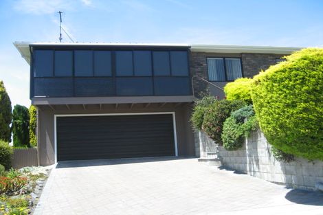 Photo of property in 2 Sunrise Heights, Feilding, 4702