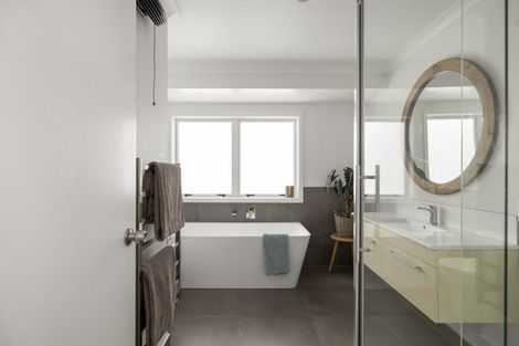 Photo of property in 33 Upland Street, Brookfield, Tauranga, 3110