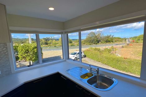 Photo of property in 619 State Highway 16, Kumeu, 0891