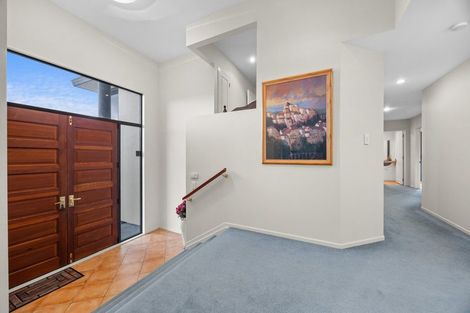Photo of property in 51 Hogarth Rise, West Harbour, Auckland, 0618