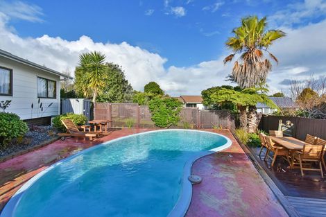 Photo of property in 156 Carnoustie Drive, Wattle Downs, Auckland, 2103