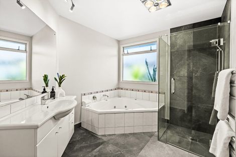 Photo of property in 4 Tasman Drive, Poraiti, Napier, 4112