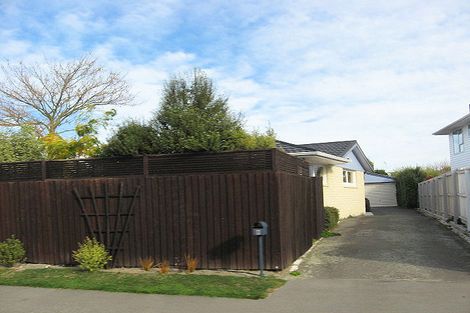 Photo of property in 8 Mason Place, Sockburn, Christchurch, 8042