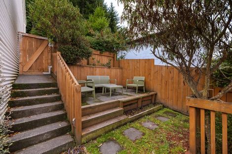 Photo of property in 2a Bird Place, Fernhill, Queenstown, 9300