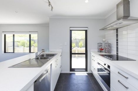 Photo of property in 20 La Lena Grove, Fitzherbert, Palmerston North, 4410