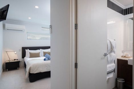 Photo of property in 225 Lake Terrace, Waipahihi, Taupo, 3330