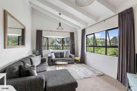 Photo of property in 2/660 Beach Road, Browns Bay, Auckland, 0630