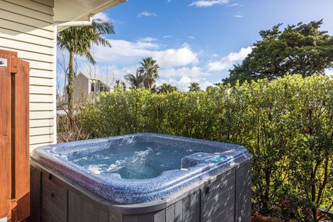 Photo of property in 4 Red Hill Road, Red Hill, Papakura, 2110