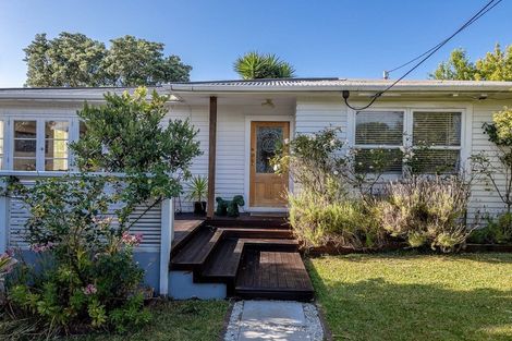 Photo of property in 1/21 Fordham Street, Beach Haven, Auckland, 0626