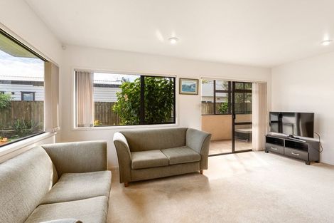 Photo of property in 11a Puriri Avenue, Orewa, 0931