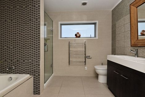 Photo of property in 235g Titirangi Road, Titirangi, Auckland, 0604