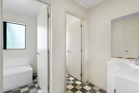 Photo of property in 2 Finchley Place, Hamilton East, Hamilton, 3216