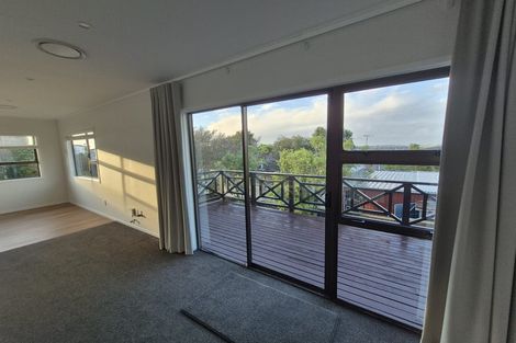 Photo of property in 5 Forsythe Place, Massey, Auckland, 0614