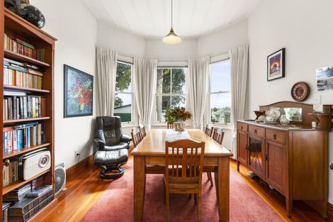 Photo of property in 46 Forest Lake Road, Forest Lake, Hamilton, 3200