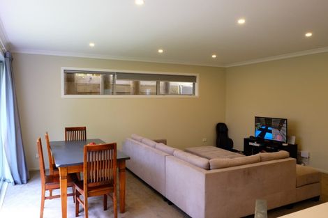 Photo of property in 3/102 Chester Road, Tawa, Wellington, 5028