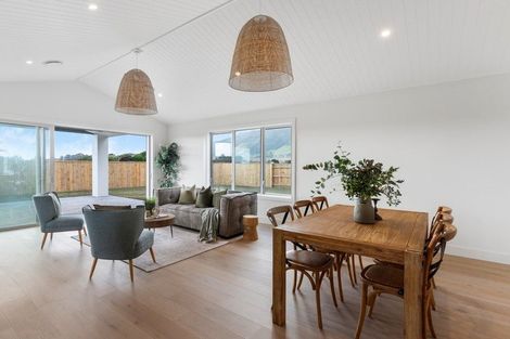 Photo of property in 7 Pihoihoi Close, Waikanae, 5036