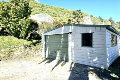 Photo of property in 125 Wellington Street, Picton, 7220