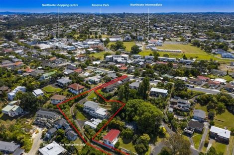 Photo of property in 71 College Road, Northcote, Auckland, 0627
