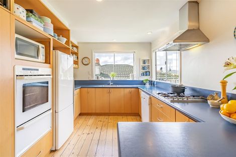 Photo of property in 93 Oroua Street, Eastbourne, Lower Hutt, 5013