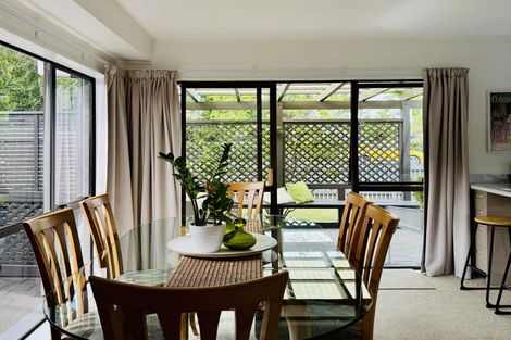 Photo of property in 1/71 Aviemore Drive, Highland Park, Auckland, 2010