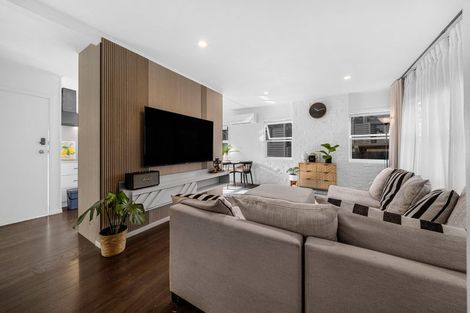 Photo of property in 4 Sunnyside Road, Sunnyvale, Auckland, 0612