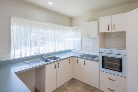 Photo of property in 18 Tararua Street, Paraparaumu, 5032