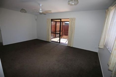 Photo of property in 8 Farm Lane, Parklands, Christchurch, 8083