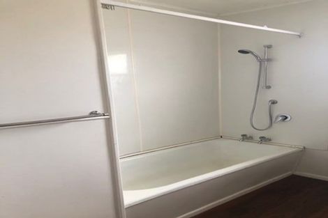 Photo of property in 3 Lincoln Road, Carterton, 5713