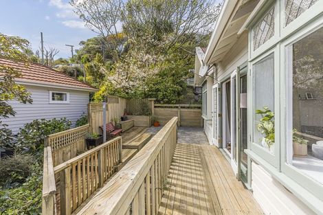 Photo of property in 11 Creswick Terrace, Northland, Wellington, 6012