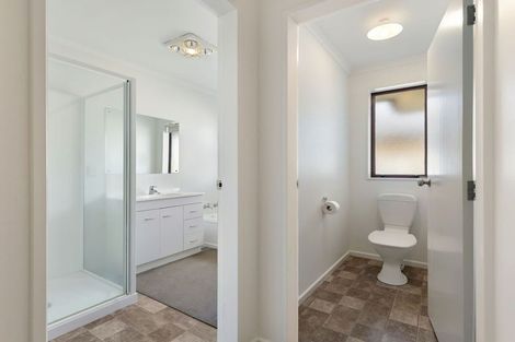 Photo of property in 16 Orlando Way, Kelvin Grove, Palmerston North, 4414
