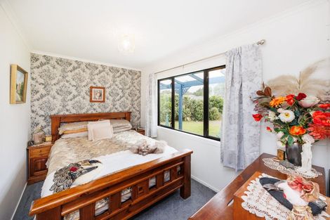 Photo of property in 63 Himatangi Street, Himatangi Beach, Foxton, 4891