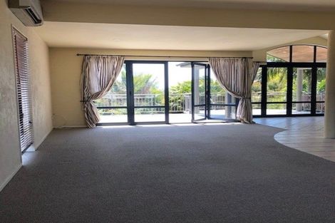 Photo of property in 473 East Coast Road, Murrays Bay, Auckland, 0630