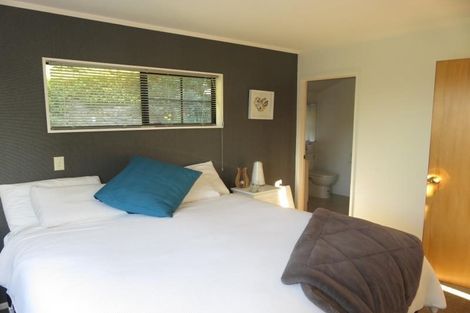 Photo of property in 9 Trinidad Crescent, Grenada Village, Wellington, 6037