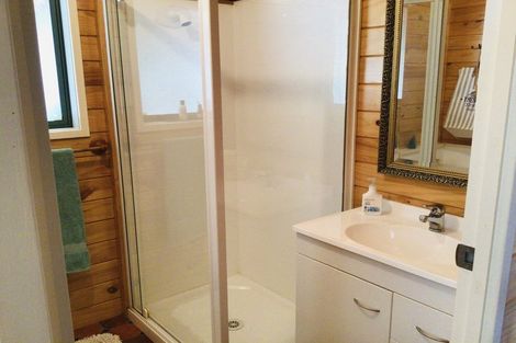 Photo of property in 10 Kirk Street, Matawai, 4075